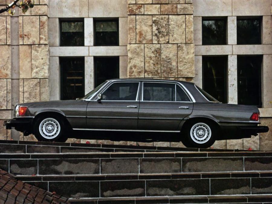  Mercedes-Benz 450 SEL 6.9 (W116) 1975 года  (фото 8 из 27)
